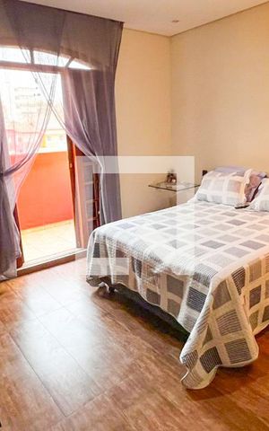 Casa à venda com 400m², 5 quartos e 5 vagas Casa à venda com 400m², 5 quartos e 5 vagasQuarto de Serviço