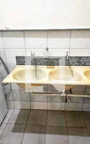 Casa à venda com 400m², 5 quartos e 5 vagas Casa à venda com 400m², 5 quartos e 5 vagasÁrea de Serviço 1