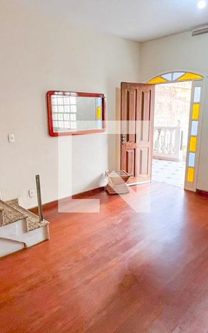 Casa à venda com 400m², 5 quartos e 5 vagas Casa à venda com 400m², 5 quartos e 5 vagasSala