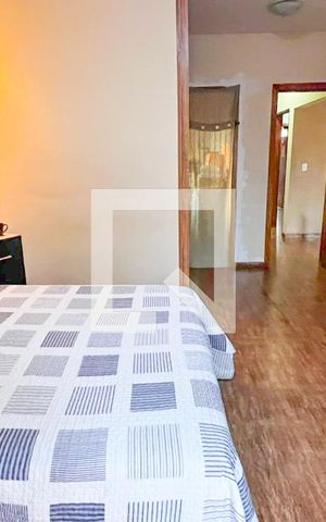 Casa à venda com 400m², 5 quartos e 5 vagas Casa à venda com 400m², 5 quartos e 5 vagasQuarto de Serviço