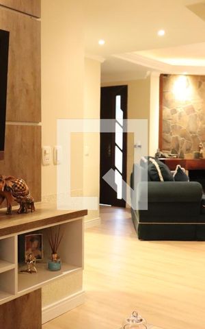 Casa à venda com 321m², 4 quartos e 4 vagasSala
