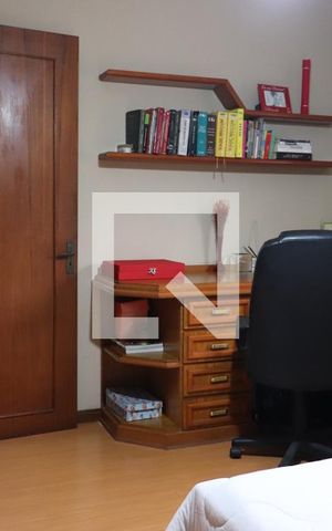 Casa à venda com 321m², 4 quartos e 4 vagasQuarto 2