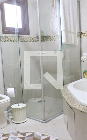 Casa à venda com 321m², 4 quartos e 4 vagasBanheiro da Suíte