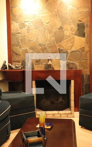 Casa à venda com 321m², 4 quartos e 4 vagasSala