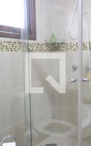 Casa à venda com 321m², 4 quartos e 4 vagasBanheiro da Suíte