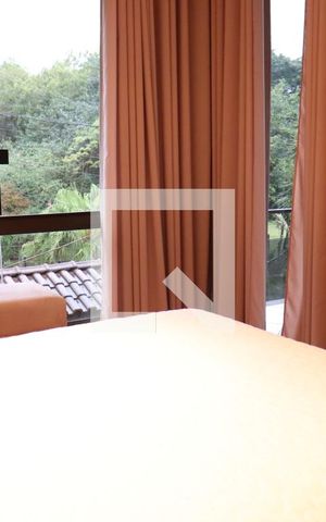 Casa à venda com 321m², 4 quartos e 4 vagasSuíte