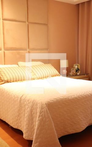 Casa à venda com 321m², 4 quartos e 4 vagasSuíte