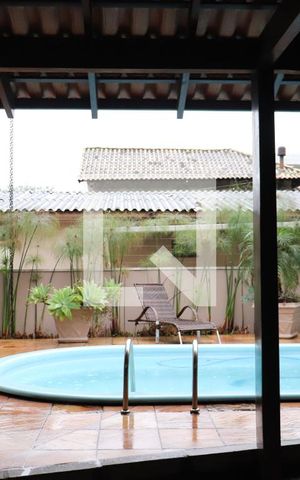 Casa à venda com 321m², 4 quartos e 4 vagasPiscina