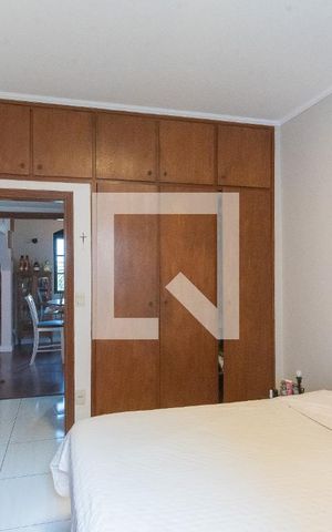 Casa à venda com 290m², 3 quartos e 3 vagas Casa à venda com 290m², 3 quartos e 3 vagasQuarto 1