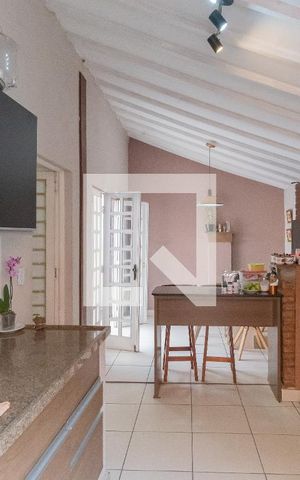 Casa à venda com 290m², 3 quartos e 3 vagas Casa à venda com 290m², 3 quartos e 3 vagasCozinha