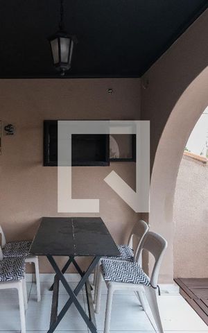 Casa à venda com 290m², 3 quartos e 3 vagas Casa à venda com 290m², 3 quartos e 3 vagasVaranda