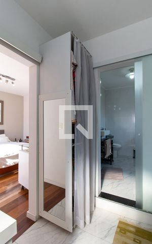 Casa à venda com 360m², 3 quartos e 3 vagas Casa à venda com 360m², 3 quartos e 3 vagasCloset da suíte
