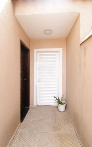 Casa à venda com 94m², 3 quartos e 3 vagasEntrada