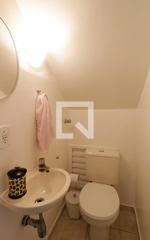 Casa à venda com 94m², 3 quartos e 3 vagasLavabo