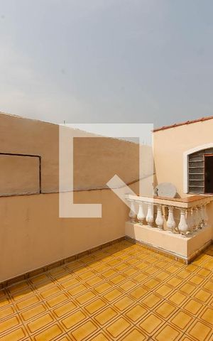 Casa à venda com 168m², 4 quartos e 2 vagas Casa à venda com 168m², 4 quartos e 2 vagasTerraço