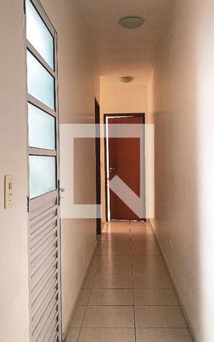 Casa à venda com 110m², 3 quartos e 2 vagasCorredor