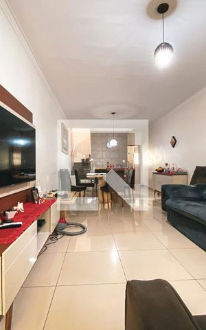 Casa à venda com 110m², 3 quartos e 2 vagasSala