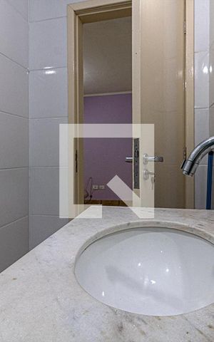 Casa à venda com 160m², 2 quartos e 1 vaga Casa à venda com 160m², 2 quartos e 1 vagaBanheiro