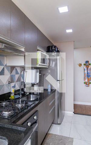 Apartamento à venda com 49m², 2 quartos e 1 vagaCozinha e área de serviço