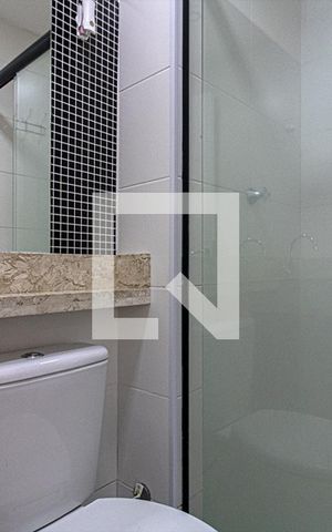Apartamento para alugar com 33m², 2 quartos e sem vaga Apartamento para alugar com 33m², 2 quartos e sem vagaBanheiro Social