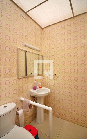 Casa à venda com 0m², 3 quartos e 2 vagasQuarto 3 - Suíte Banheiro
