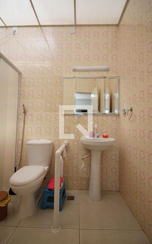 Casa à venda com 0m², 3 quartos e 2 vagasQuarto 3 - Suíte Banheiro