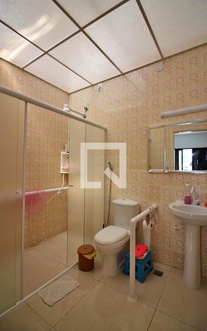Casa à venda com 0m², 3 quartos e 2 vagasQuarto 3 - Suíte Banheiro