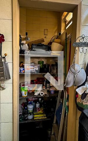 Apartamento à venda com 170m², 5 quartos e 2 vagas Apartamento à venda com 170m², 5 quartos e 2 vagasDespensa