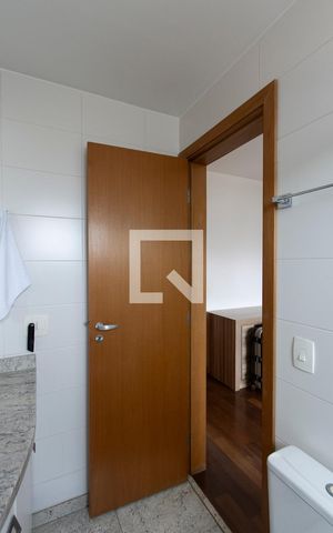 Apartamento à venda com 218m², 3 quartos e 4 vagas Apartamento à venda com 218m², 3 quartos e 4 vagasBanheiro Quarto 2