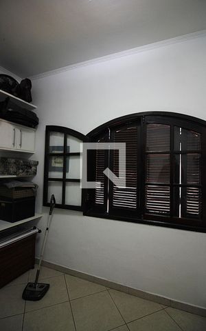 Casa à venda com 297m², 4 quartos e 5 vagasQuarto de Serviço