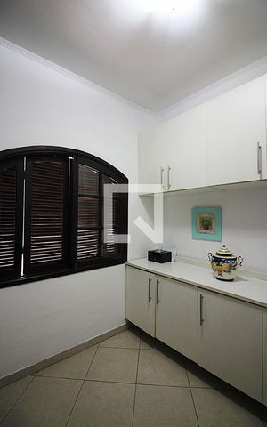 Casa à venda com 297m², 4 quartos e 5 vagasQuarto de Serviço