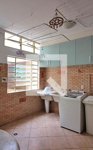 Casa à venda com 297m², 4 quartos e 5 vagasÁrea de Serviço