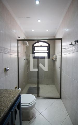 Casa à venda com 297m², 4 quartos e 5 vagasBanheiro Social