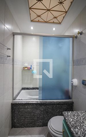 Casa à venda com 297m², 4 quartos e 5 vagasQuarto 2 Banheiro