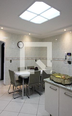 Casa à venda com 297m², 4 quartos e 5 vagasCozinha