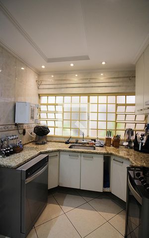 Casa à venda com 297m², 4 quartos e 5 vagasCozinha