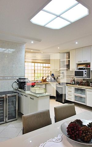 Casa à venda com 297m², 4 quartos e 5 vagasCozinha