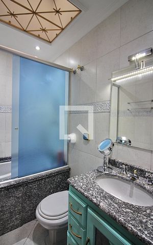 Casa à venda com 297m², 4 quartos e 5 vagasQuarto 2 Banheiro