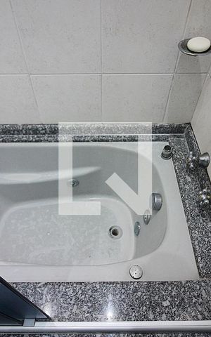 Casa à venda com 297m², 4 quartos e 5 vagasQuarto 1 - Suíte Banheiro
