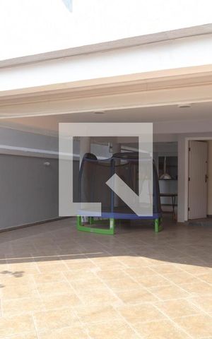 Casa à venda com 246m², 3 quartos e 5 vagas Casa à venda com 246m², 3 quartos e 5 vagasGaragem