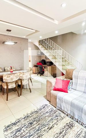 Casa à venda com 150m², 2 quartos e 1 vaga Casa à venda com 150m², 2 quartos e 1 vagaSala