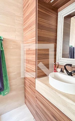 Casa à venda com 150m², 2 quartos e 1 vaga Casa à venda com 150m², 2 quartos e 1 vagaBanheiro da Suíte 2