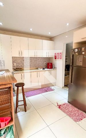 Casa à venda com 150m², 2 quartos e 1 vaga Casa à venda com 150m², 2 quartos e 1 vagaCozinha