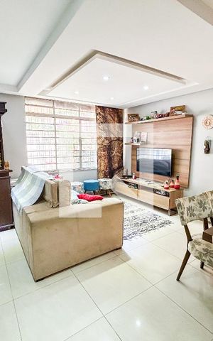 Casa à venda com 150m², 2 quartos e 1 vaga Casa à venda com 150m², 2 quartos e 1 vagaSala