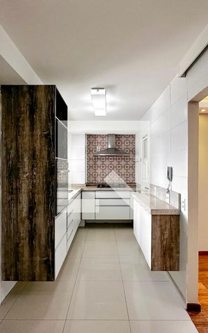 Apartamento para alugar com 138m², 2 quartos e 2 vagasCozinha