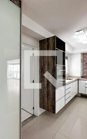 Apartamento para alugar com 138m², 2 quartos e 2 vagasCozinha