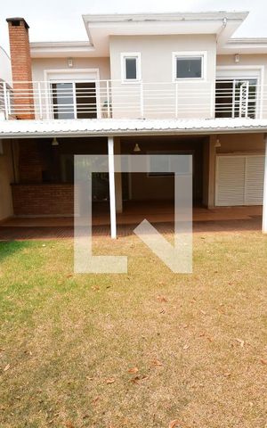 Casa de condomínio à venda com 253m², 4 quartos e 4 vagasQuintal / Jardim