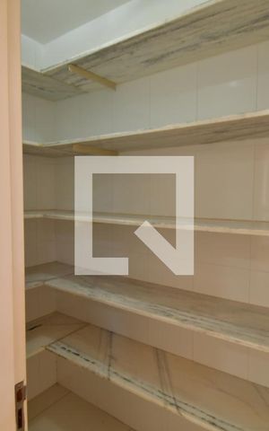 Casa de condomínio à venda com 253m², 4 quartos e 4 vagasCozinha - Despensa