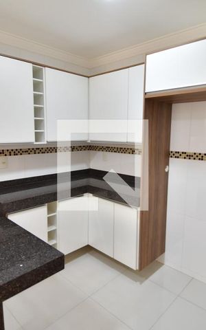Casa de condomínio à venda com 253m², 4 quartos e 4 vagasCozinha