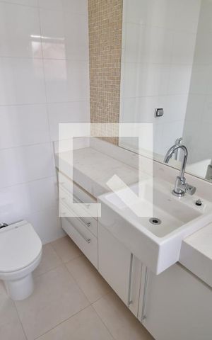 Casa de condomínio à venda com 253m², 4 quartos e 4 vagasBanheiro 4